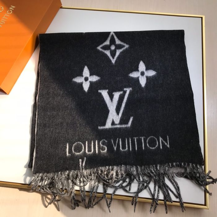 Louis Vuitton Scarf LV00046